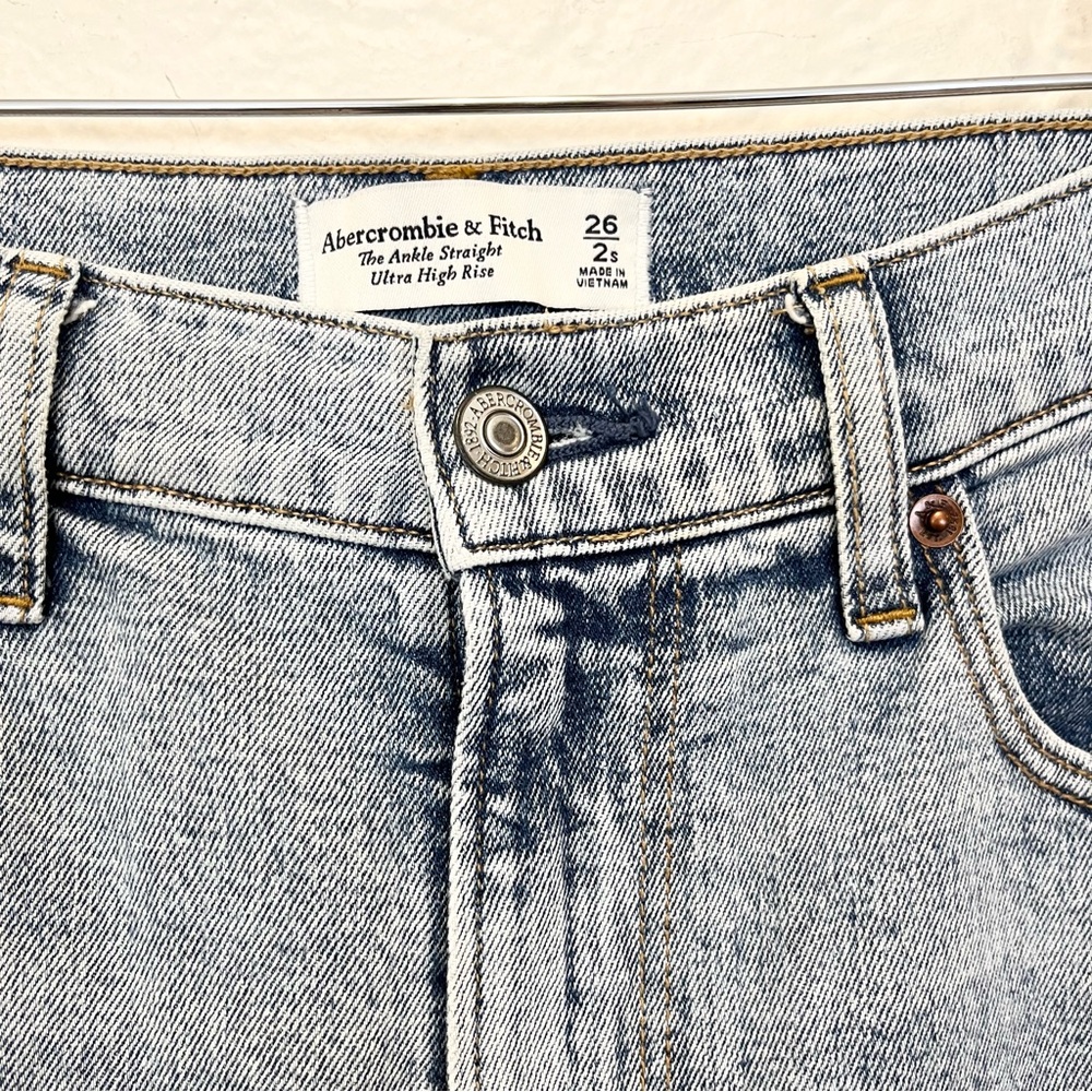 Abercrombie Fitch Jeans High Rise Straight Leg Patch Light Wash 26 2 Short - Picture 3 of 5
